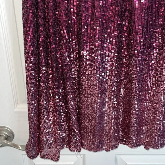 TORRID skirt with rhinestones and graduated colors size one - Picture 2 of 5